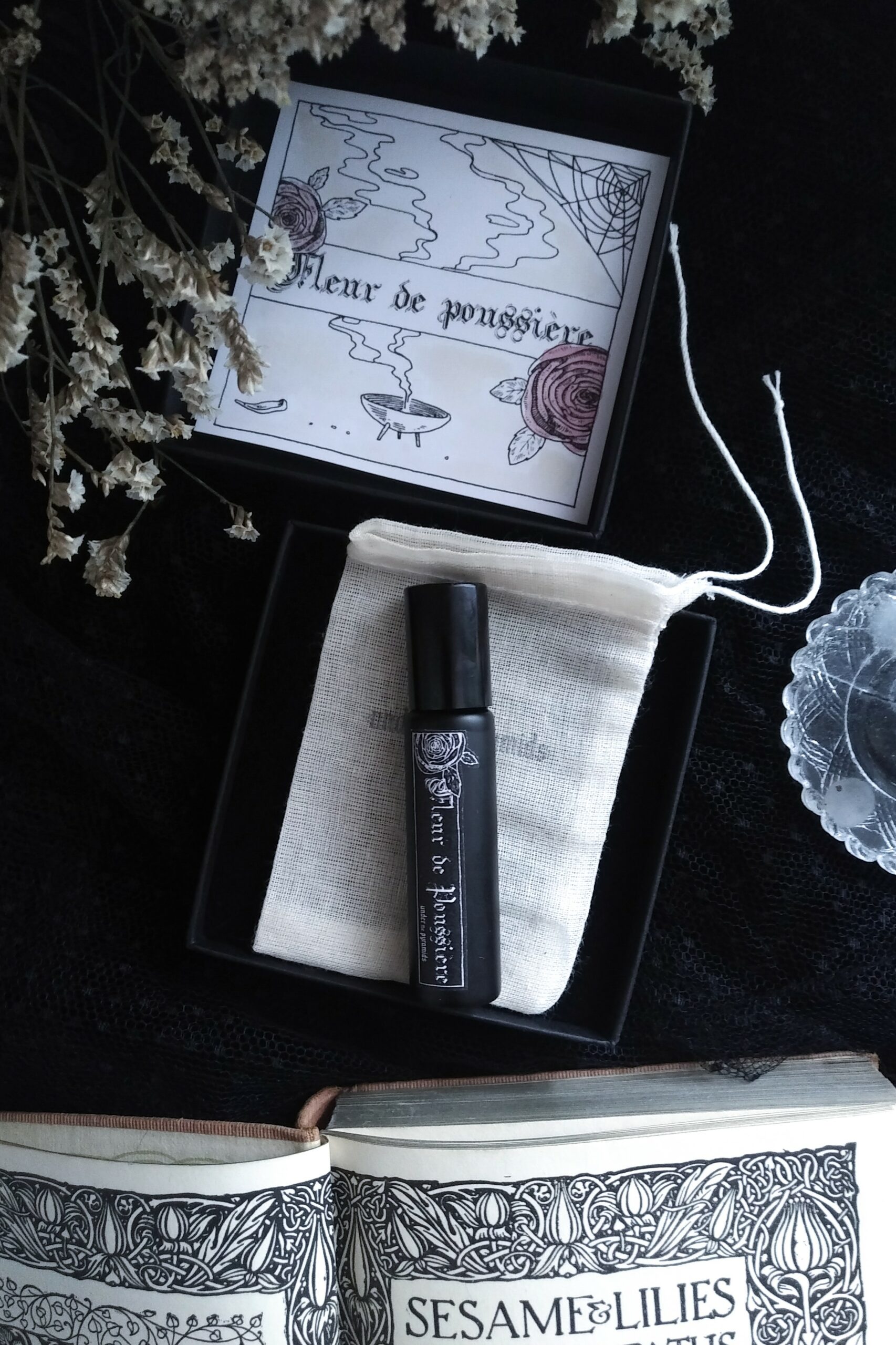 FLEUR DE POUSSIÈRE. PERFUME & POTION. ROLL-ON ✷ organic anointing oil - incense, patchouli & rose - Image 8
