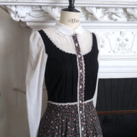 BLACK & WHITE GUNNE SAX PRAIRIE DRESS ※ Peter Pan collar, bib & flowery skirt - Image 7