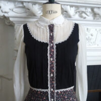 BLACK & WHITE GUNNE SAX PRAIRIE DRESS ※ Peter Pan collar, bib & flowery skirt - Image 2