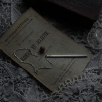 FLEUR DE POUSSIÈRE. PENDULUM ✷ sterling silver & black lava or rosewood bead + patchouli rose potion - Image 4