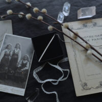 FLEUR DE POUSSIÈRE. PENDULUM ✷ sterling silver & black lava or rosewood bead + patchouli rose potion - Image 3