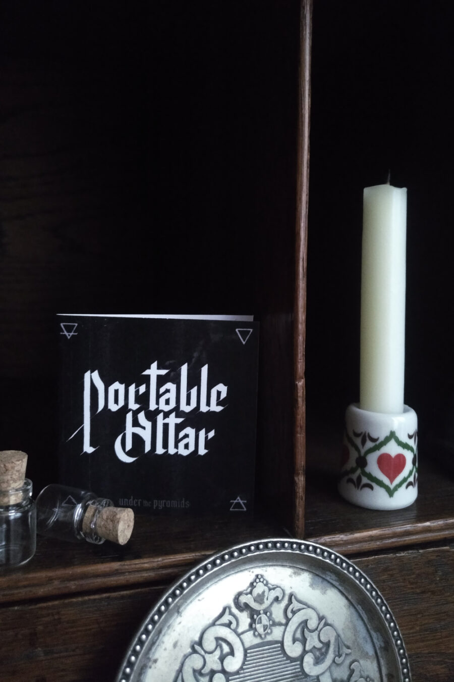 FOLK WITCH. PORTABLE ALTAR KIT ✷ LAST 1!! vintage mini tray & candle holder, mini vials, compass, candle - Image 8