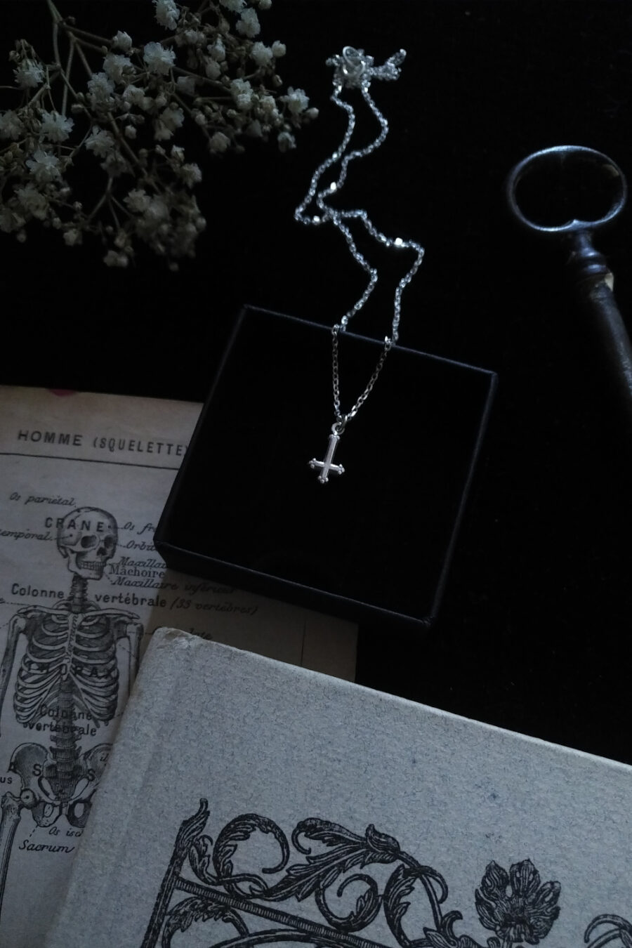 MEMENTO MORI & IROM OTNEMEM AMULET ✷ sustainable silver - miniature trefoil cross or inverted crucifix - Image 7
