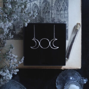 MINI ESBAT. TRIPLE MOON TALISMAN ✷ sterling silver - evolution, circle of life, psychic abilities
