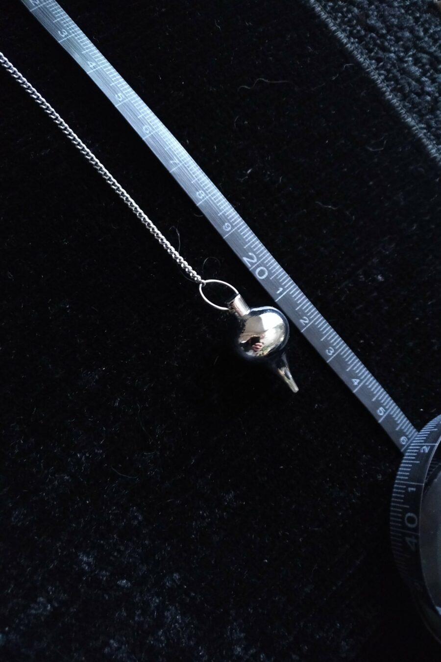 DIVINATION TRAVEL KIT ※ silver metal pendulum & resin mini runes - Image 6