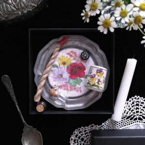 GARDEN WITCH. PORTABLE ALTAR KIT ✷ vintage mini tray & candle holder, mini vials, compass, candle