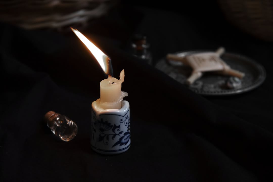 SLEEPY-HOLLOW WITCH. PORTABLE ALTAR KIT ✷ LAST 3 - Les.Nuances.Fauves collab - wicker cross, vintage mini tray, cup & candle holder, compass - Image 11