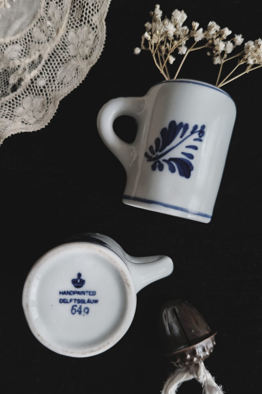 SLEEPY-HOLLOW WITCH. PORTABLE ALTAR KIT ✷vintage mini tray, cup & candle holder, wicker cross, mini vials, compass - Image 9