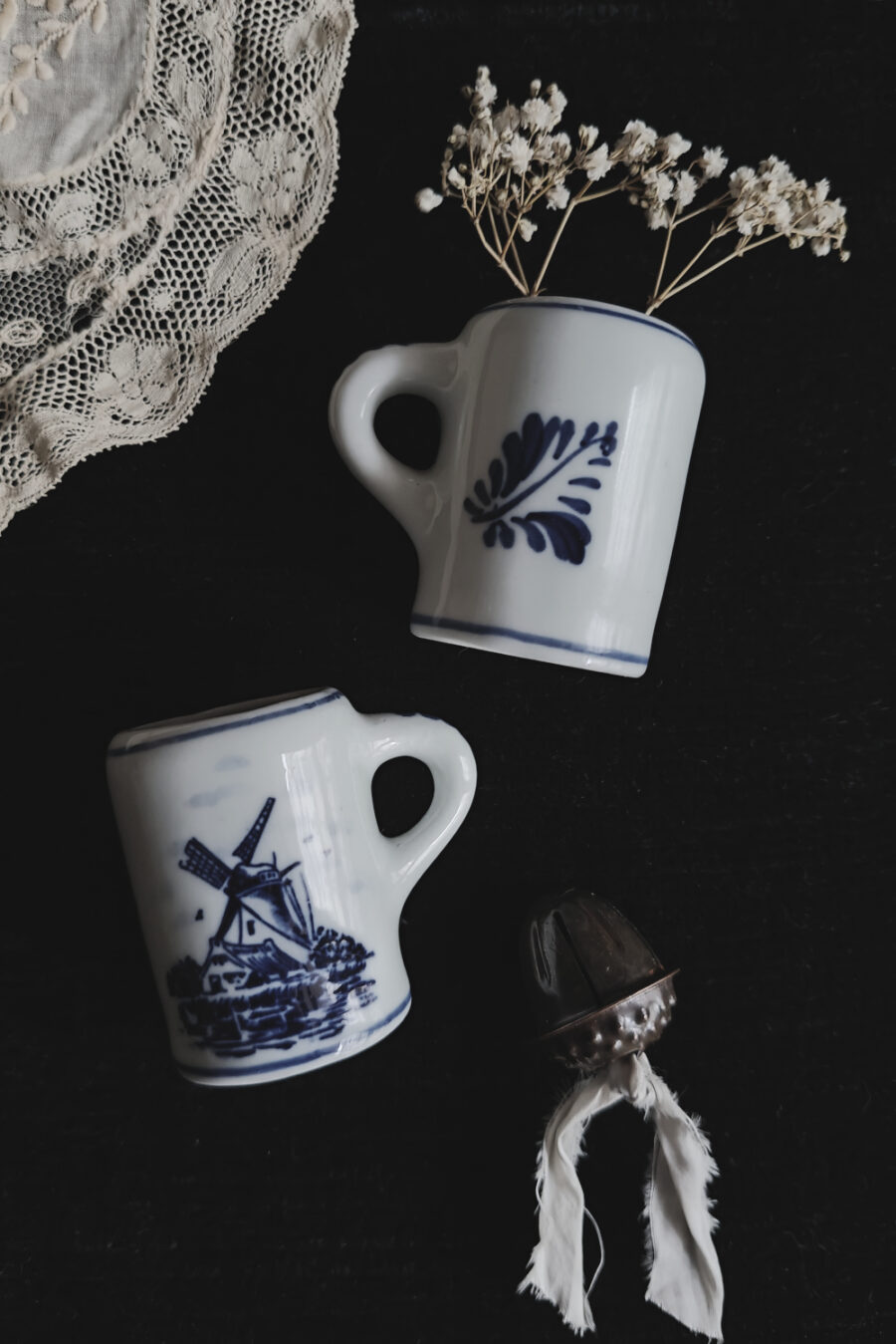 SLEEPY-HOLLOW WITCH. PORTABLE ALTAR KIT ✷vintage mini tray, cup & candle holder, wicker cross, mini vials, compass - Image 5