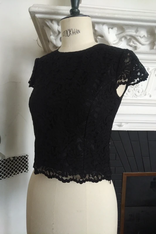 OFFICE-SIREN BLACK GUIPURE LACE TOP ※ fitted,cap sleeves - Image 10
