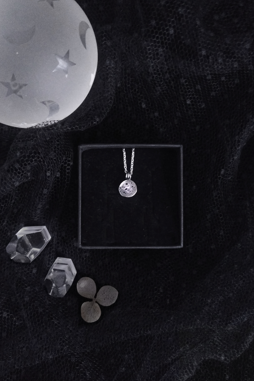 CLAIR DE LUNE MEDALLION. LUNAR HEIRLOOM ✷ sustainable sterling silver - hammered, oxydised & polished - Image 7