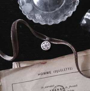 DAISY-WHEEL MEDALLION. ANTIQUED HEIRLOOM ✷ sustainable sterling silver - chain or ribbon