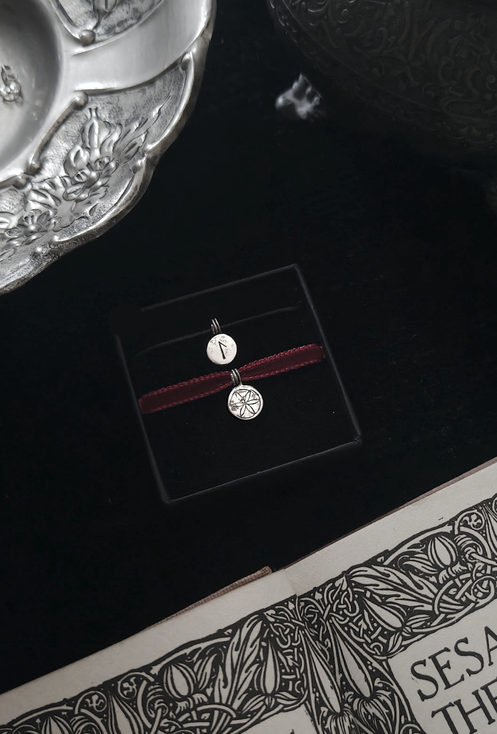 DAISY-WHEEL MEDALLION. ANTIQUED HEIRLOOM ✷ sustainable sterling silver - chain or ribbon - Image 5